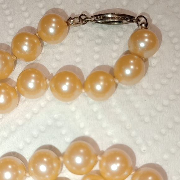 Vintage Handknotted Pearl Necklace With Sterling Clasp - Picture 8 of 15